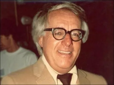 Un jour, des enfants se mettent  jouer au jeu de l'invasion de la Terre, et   L'heure H  des extraterrestres se matrialisent. Qui est cet auteur de science-fiction, amricain, n en 1920 ?