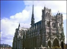 Cette commune est connue pour sa cathdrale Notre-Dame. il s'agit de la ville ...