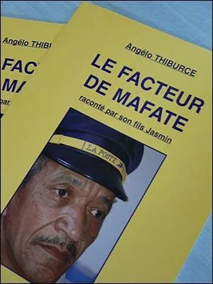 Dans quel DROM franais, le facteur Angelo Thiburce s'est-il rendu clbre pour avoir parcouru environ quatre fois et demi le tour de la Terre, au cours de sa carrire ?
