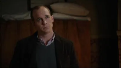 Cependant, lui, ne fait pas partie de la ville ! Il s'appelle...