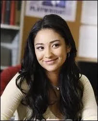 Qui souhaite qu' Emily aille  la mme universit qu'elle pour partager un appartement ?