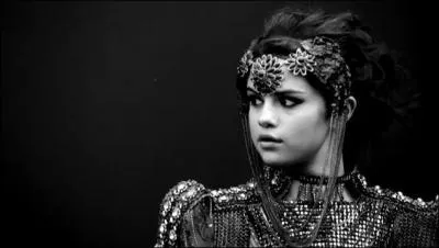 Quel nouvel album a t-elle sorti en 2013 ?