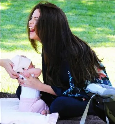 Comment s'appelle sa petite soeur ?