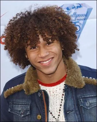 A quel age Corbin Blue a-t-il commenc  danser ?