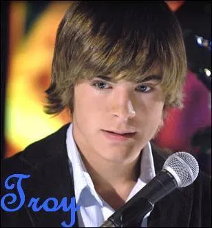 Quel est le nom complet de Zack  Efron ?