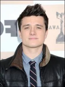 Comment s'appelle l'acteur de Peeta ?