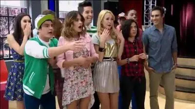 Quelle star vient dans la saison 2 voir les lves et leur donner des conseils ?