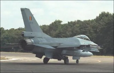 Dans quelle ville se trouve une base arienne ?