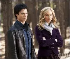 Au dbut de la srie, Damon se servait de Caroline pour qu'elle remplisse sa soif de sang.