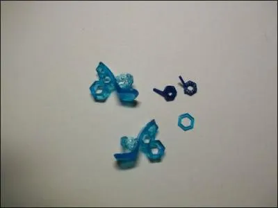 Dernire question avec Frankie. O porte-t-elle ces bijoux et chaussures ?