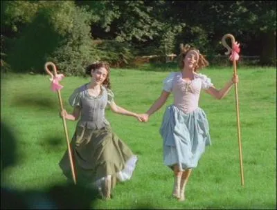 Comment s'appelle la bergre de droite ?