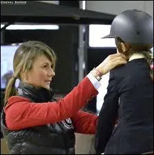 Cette photo est tellement belle, c'est Pnlope Leprvost et sa fille nomme...