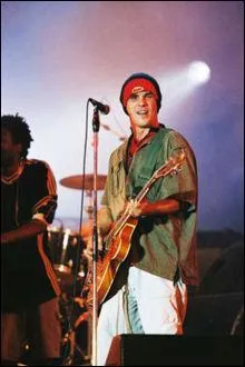 Manu Chao a __ ans. (2013)