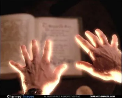 A qui appartiennent ces mains ?