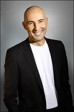 Sur quelle radio travaille Nicolas Canteloup ?