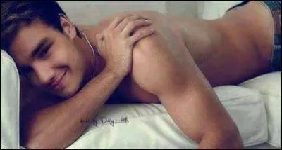 Que chante Liam dans  They Don't Know About Us  ?