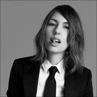 Son pre se prnomme Francis Ford, son cousin se nomme Nicolas Cage, son prnom est le nom d'une capitale !