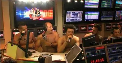 Dans quelle mission M. Pokora, Keen'v et Kev Adams taient-ils nus ?