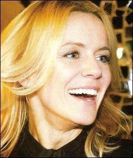 Celle-ci a abandonn une imitation. Mais laquelle ?