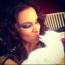 Comment s'appelle le chien ou la chienne de Shy'm ?