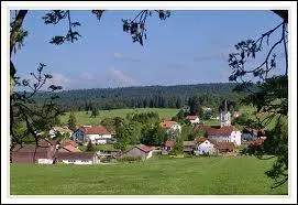 Quelle est la particularit de la commune de Lajoux ?