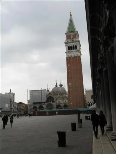  qui doit-on  Mort  Venise  ?