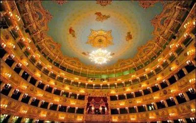 Comment s'appelle l'opra principal de Venise ?