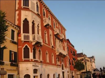 Parmi ces trois appellations, laquelle ne concerne pas Venise ?