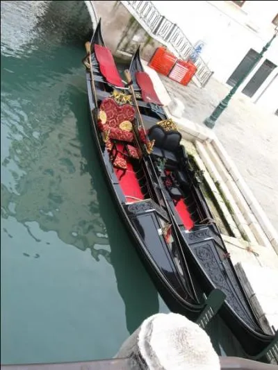 Que fait gnralement un vnitien quand il rit aux clats ?