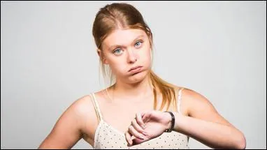 Comment s'appelle la copine d'Adam ?