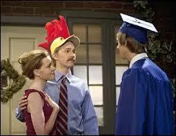 De quelle couleur sont les cheveux de PJ ?