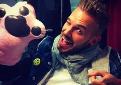 Comment s'appelle son frre ?