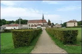 Au bout de ce chemin, vous avez le village Meusien de Rambluzin-et-Benote-Vaux. Il se situe en rgion ...