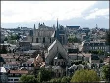 Sa prfecture est la ville de ...