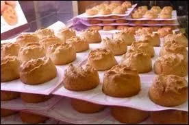 Nous connaissons les macarons de Nancy (en Lorraine). Pourtant, le macaron est la spcialit d'une ville de la Vienne. Quelle est cette ville ?