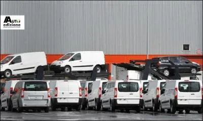 L'usine SEVEL Nord est le fruit d'accords raliss entre le franais PSA et l'italien Fiat. En quelle anne a t-elle dmarr la production automobile ?