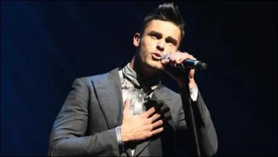 Qui est ce soi-disant  chanteur  !