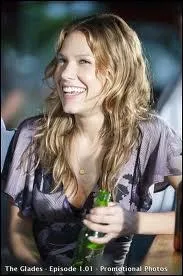 Kiele Sanchez (Nikki) joue dans la srie :