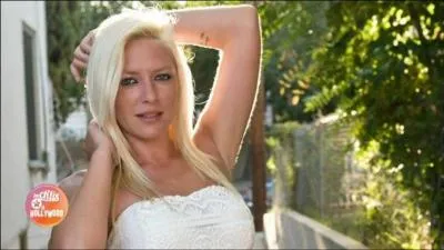 Comment s'appelle cette candidate ?