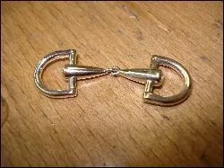 De quoi est compos le mors du filet du cheval ?