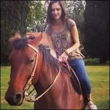 De quel instrument joue-t-elle ?