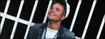 Quel est le nom de la copine de Ma2x ?