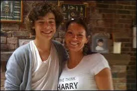 Comment s'appelle la mre de Harry ?