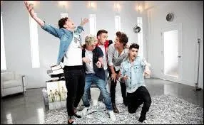 Complte les paroles de la chanson  Best Song Ever  :  And we danced all night to the best song ever...  