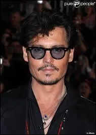 Il accompagna son ami Marilyn Manson  la guitare, mais quand ?