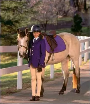 Quel est le nom du cheval de Carole ?