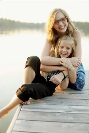 Qui jouent les rles de Maddie Conrad et Daphne Conrad ?