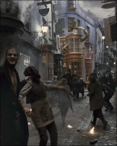 Comme les enfants Moldus, les lves arpentent le village de Pr-au-lard pour qumander des bonbons.