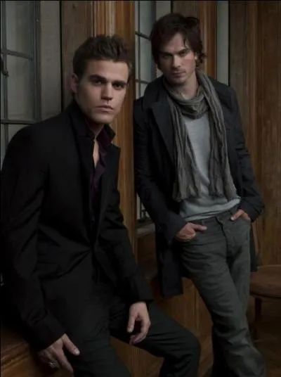 Comment se prononce le nom de famille de Stefan et Damon ?