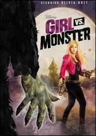 Dans le film  Skylar Lewis, chasseuse de monstres , de qui Skylar est-elle amoureuse ?